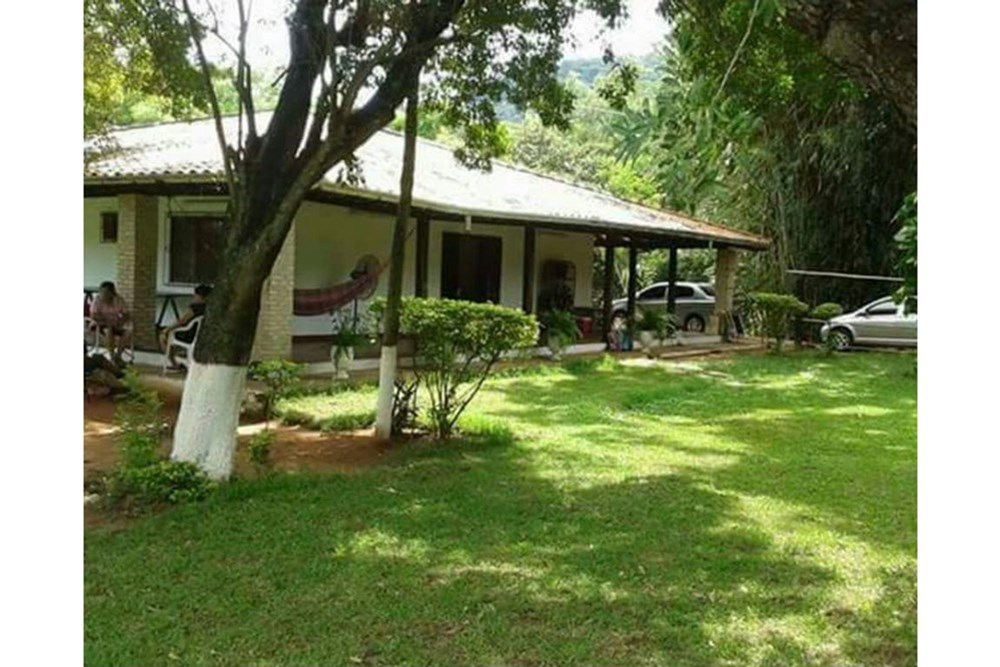 Casa mobiliada para alugar em Caacupé com piscina