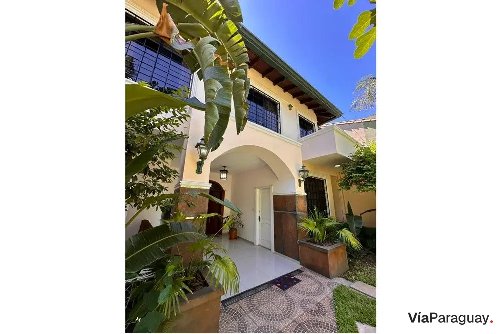 Furnished house for rent in Carmelitas, Asunción