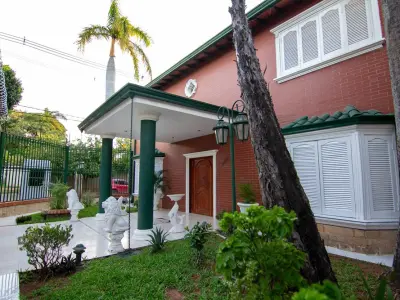 Casa mobiliada à venda em Lambaré, bairro Kennedy