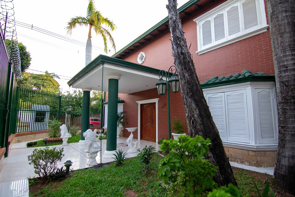 Furnished house for sale in Lambaré, Kennedy neighborhood