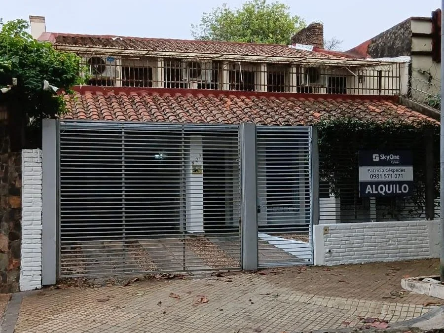 Casa ampla para alugar no Barrio Jara, Assunção — residência ou escritório