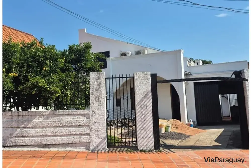 Casa amplia en venta en Villa Bonita, Villa Elisa