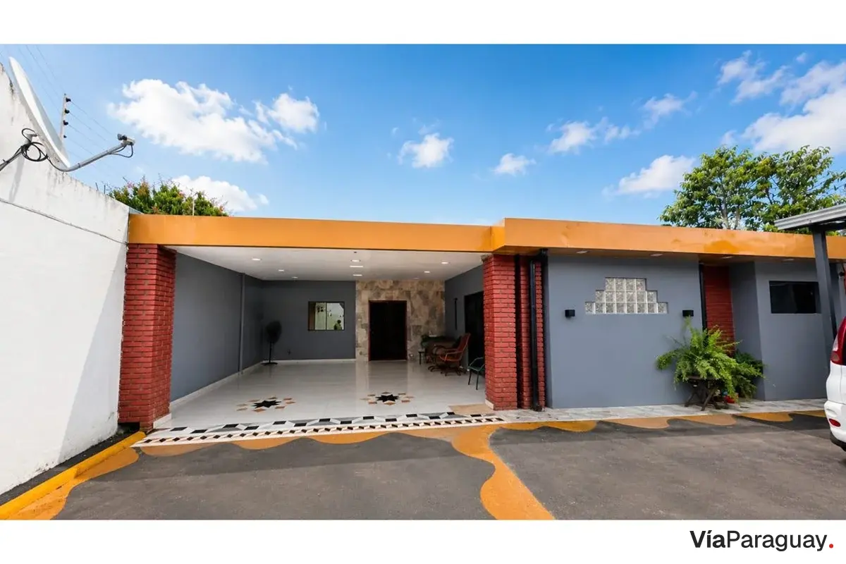 Furnished house for sale in Presidente Franco