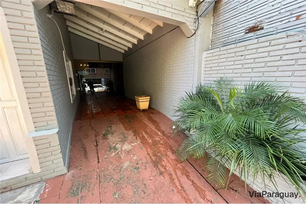 Casa céntrica en venta en Encarnación, Itapúa