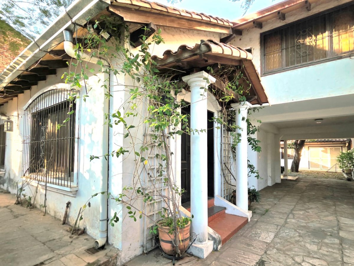 Casa estilo colonial no Barrio Republicano, Assunção