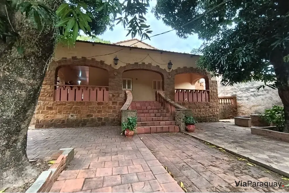 Colonial house for sale in Caacupé, Cordillera