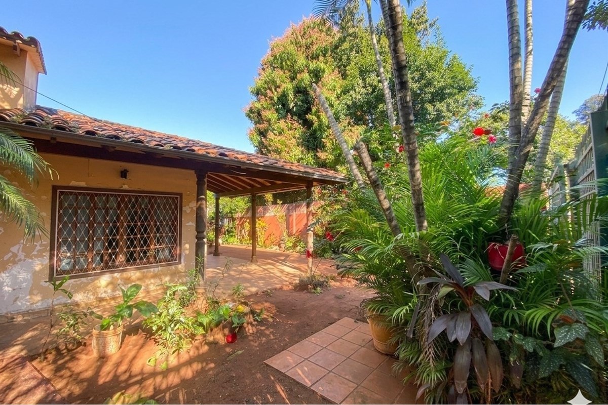 Casa colonial à venda em Fernando de la Mora
