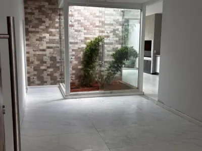 Casa com 2 unidades independentes à venda em Villa Elisa