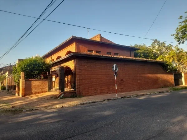 House with Large Lot for Sale in Sajonia, Asunción