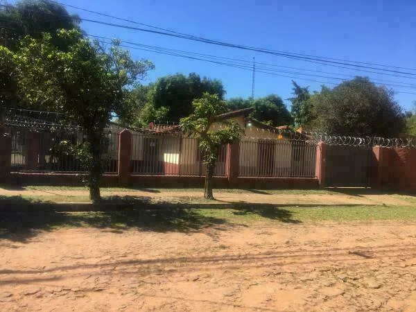 House with separate apartment for sale in Sagrada Familia, San Lorenzo