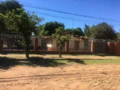 House with separate apartment for sale in Sagrada Familia, San Lorenzo