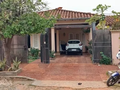 Casa com apartamento à venda em Virgen del Huerto, Assunção
