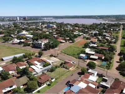Casa com espaço comercial à venda em Cambyretá