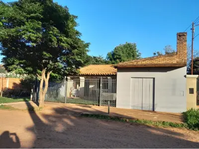 Casa con local comercial en venta en Capiatá, San Jorge