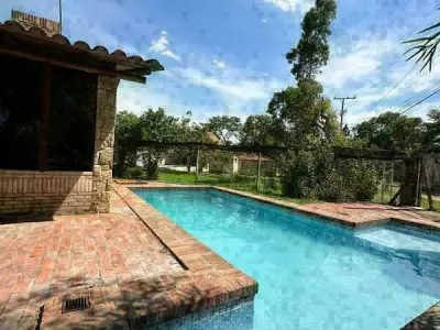 Casa com piscina para aluguel temporário em San Bernardino