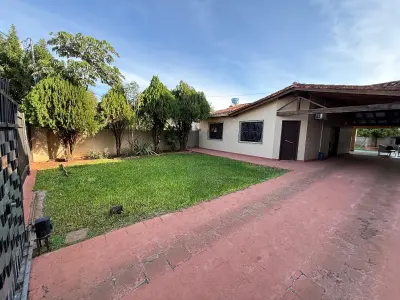 Casa com piscina à venda em Presidente Franco