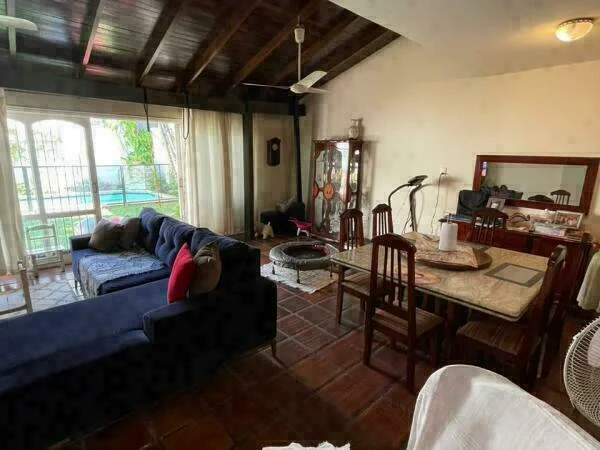 House with Pool and Quincho for Sale in Mburucuyá, Asunción