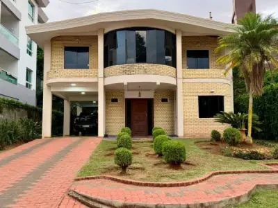 Casa com potencial de desenvolvimento — Paraná Country Club, Hernandarias