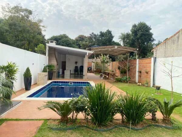 Casa com quincho e piscina à venda em Ciudad Nueva, Ciudad del Este
