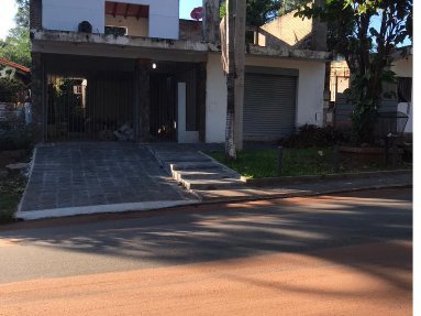 House with Commercial Space for Sale in Areguá