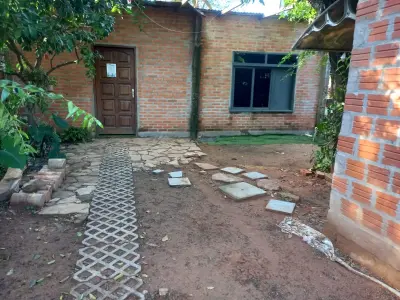 Casa com salão comercial à venda em Costa Sosa, Luque