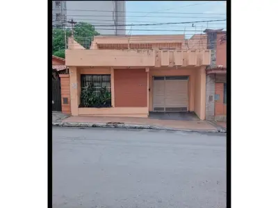 Casa de 2 andares à venda no Barrio Pettirossi, Assunção