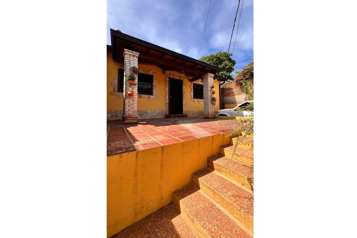 Casa de 3 quartos para alugar em Villa Elisa