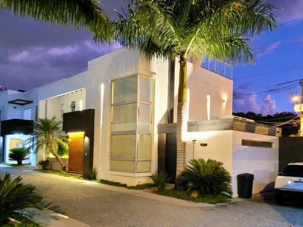 Casa de 3 pisos en venta en Ita Enramada, Asunción — con piscina