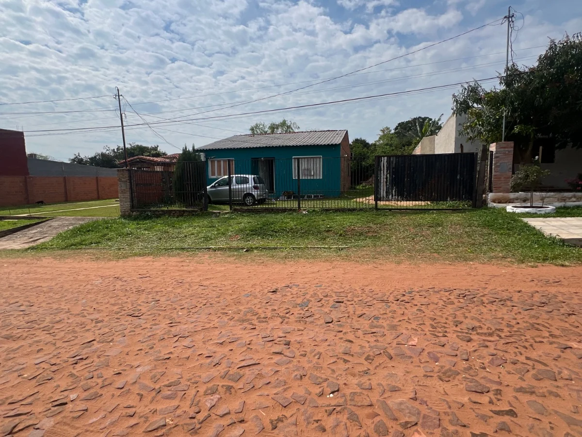 Casa de 4 dormitorios en venta en Barrio Kennedy, Capiatá