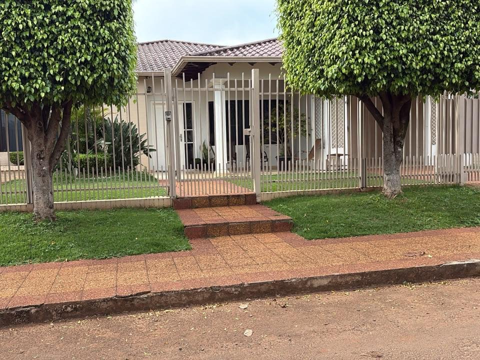 Casa com 4 quartos à venda no Bairro San José, Ciudad del Este