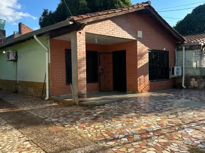 Casa de 4 quartos à venda no bairro Santa Ana, Ciudad del Este