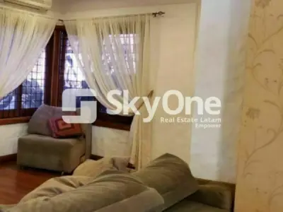 Casa de dois níveis com piscina e sauna à venda em Ciudad del Este