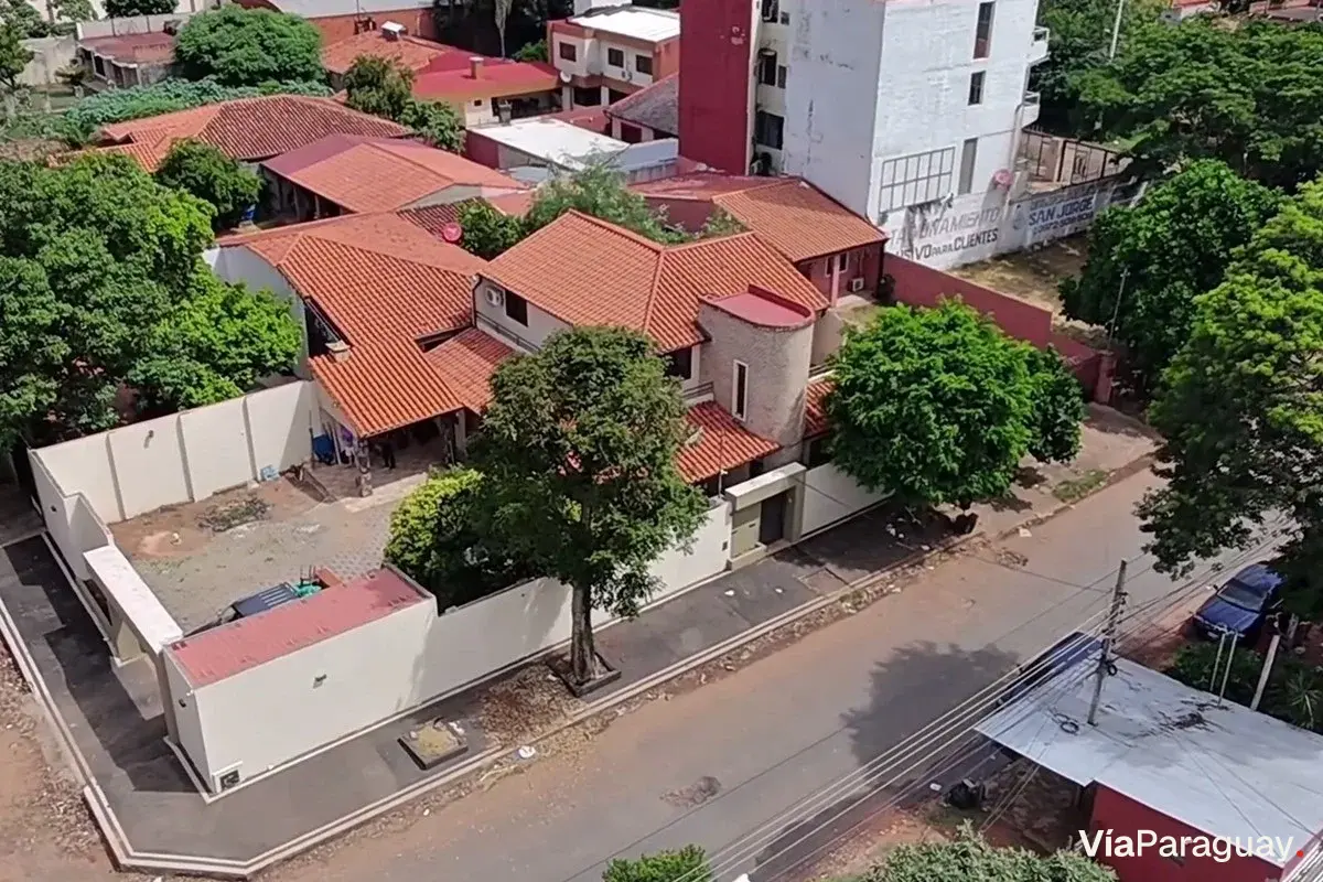 Casa de dos pisos en venta en Fernando de la Mora