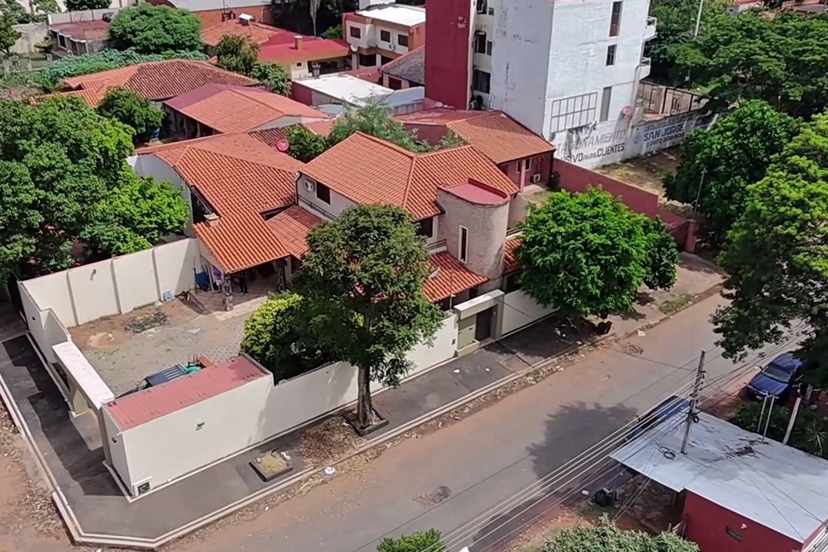 Casa de dos pisos en venta en Fernando de la Mora