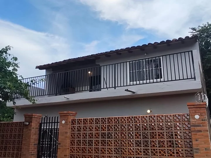 Casa de dois pavimentos com churrasqueira em Capiatá, Barrio Cañada