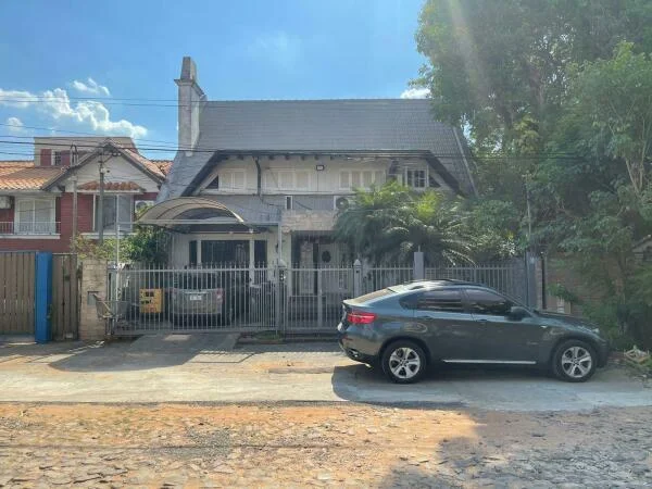 Casa de dos plantas en venta en Asunción, barrio San Vicente