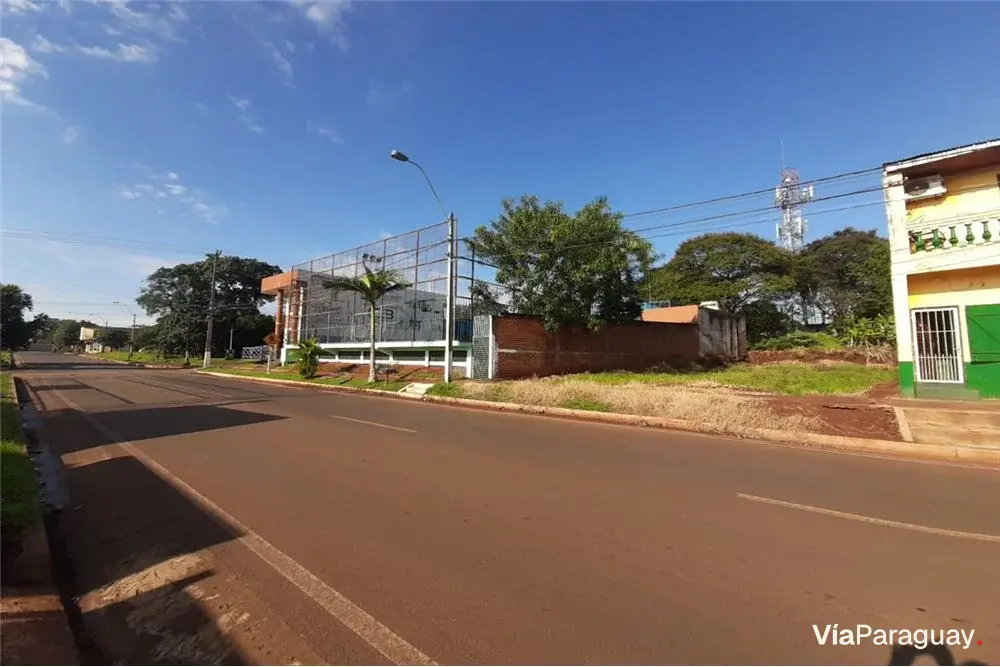 Casa de dois andares à venda em Encarnación, Itapúa