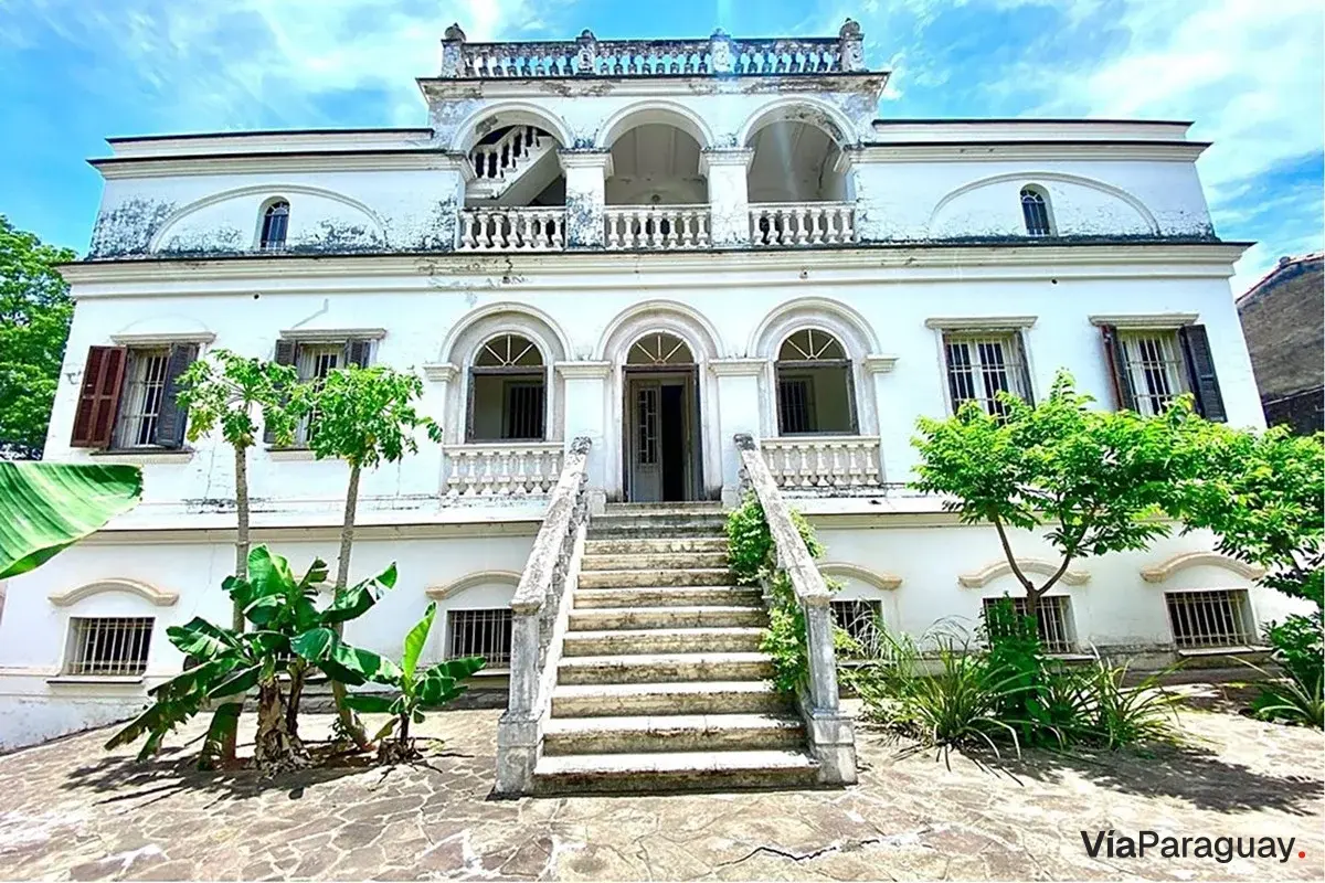 Casa de estilo colonial en venta en Lambaré, B° Mbachio II