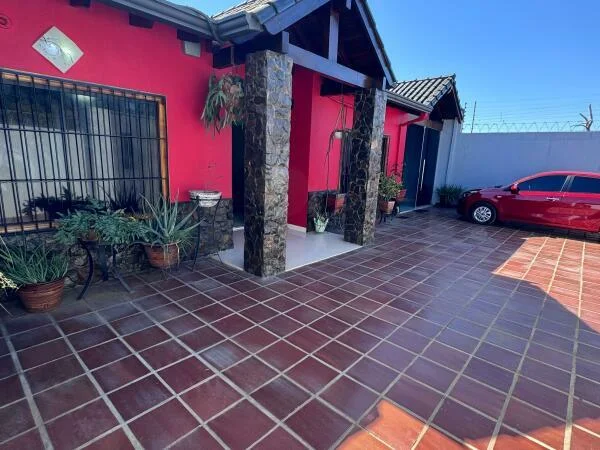 Luxury House for Sale in Salinas, Ñemby