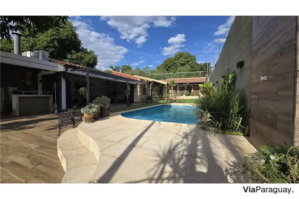 Casa Térrea à Venda com Piscina em Virgen de Fátima