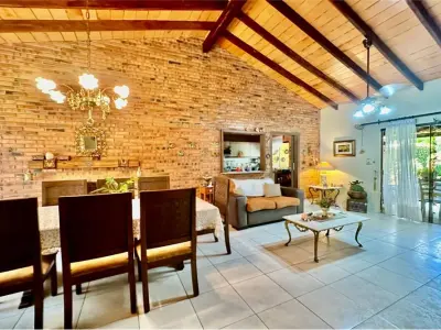 Casa de una planta en venta en Luque, Loma Merlo