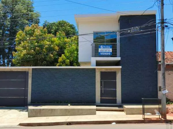 Casa domotizada en venta en Barrio Salinas, Ñemby