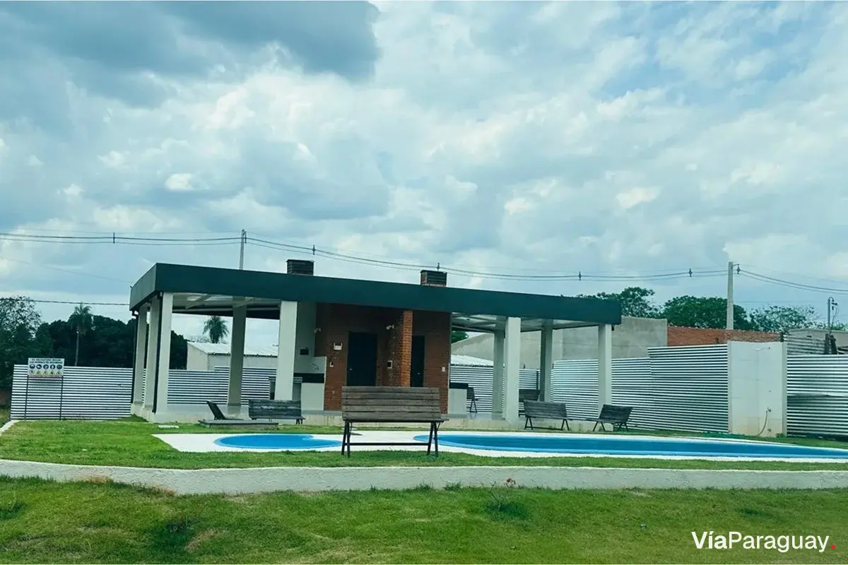 Casa mobiliada para alugar no condomínio Arasy 3, Areguá
