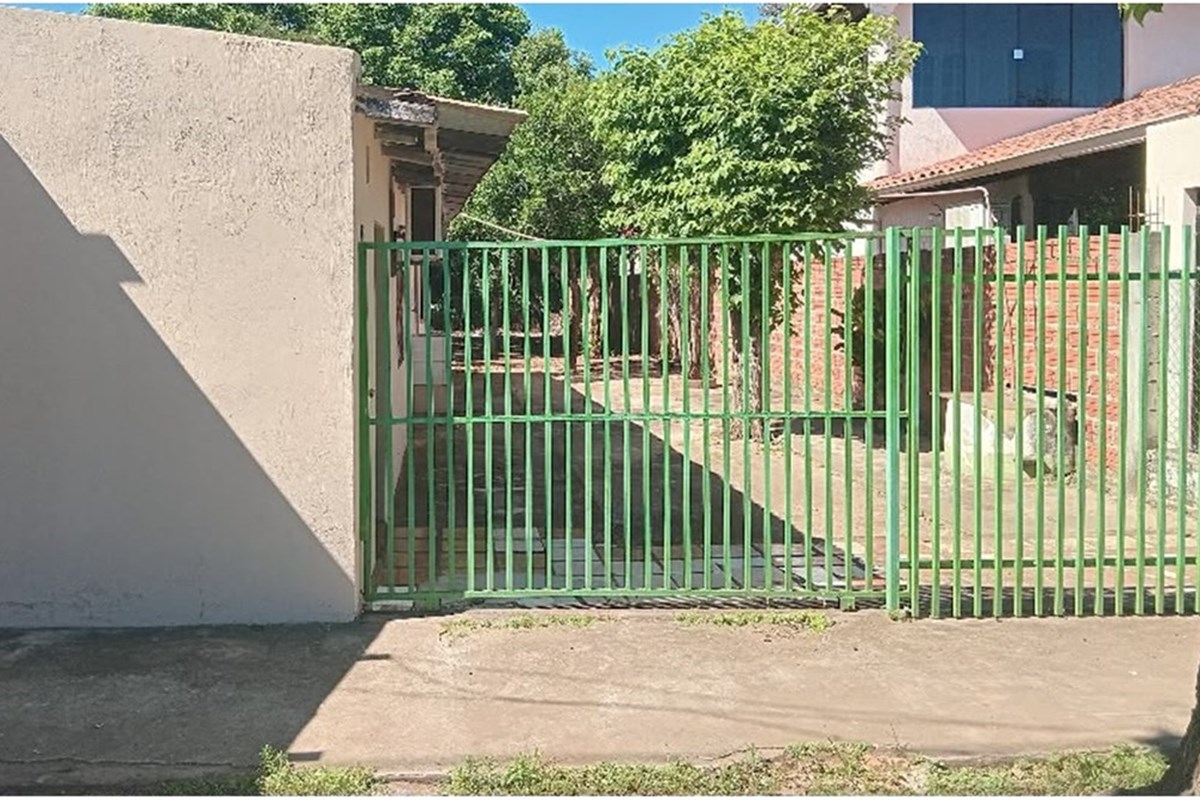 Casa mobiliada para alugar no Barrio Sta. Teresita, Caazapá