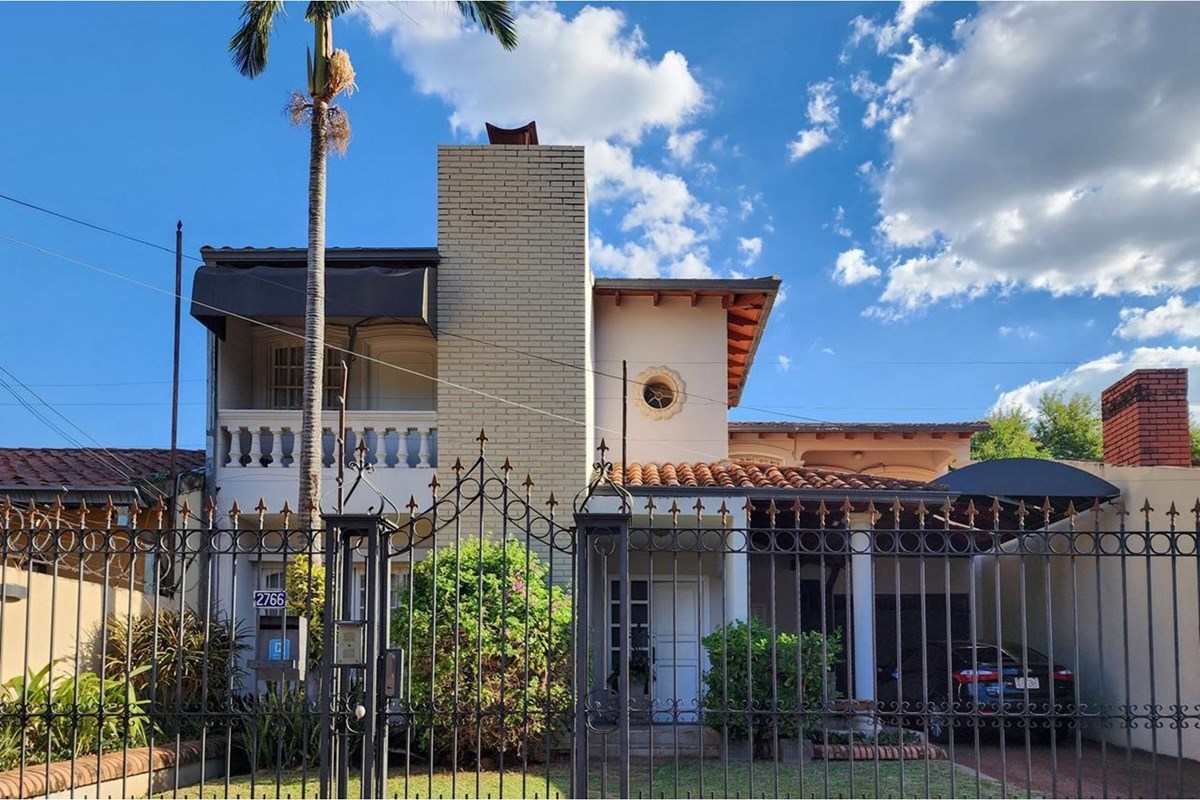 Casa en alquiler como oficina en San Cristóbal, Asunción