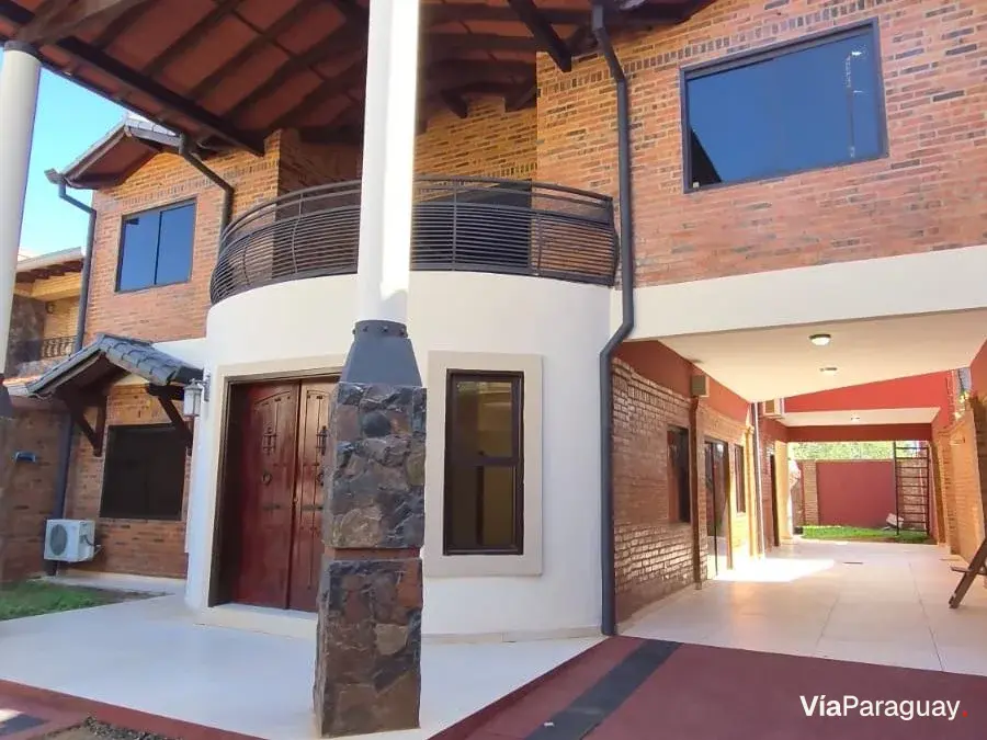 Casa para alugar com 4 quartos em Luque
