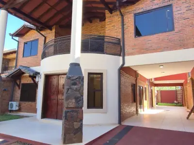 Casa para alugar com 4 quartos em Luque