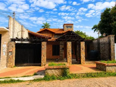 Casa para alugar com piscina no Barrio Primavera, Luque