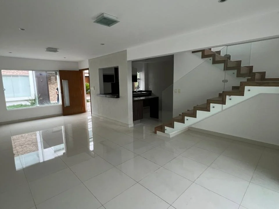 Casa en alquiler en condominio en Barrio Ita Enramada, Asunción — 3 dormitorios