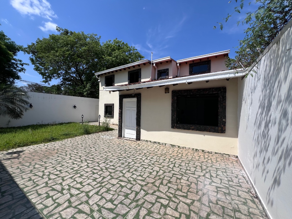 Casa para alugar em esquina, Santa Cruz, San Lorenzo